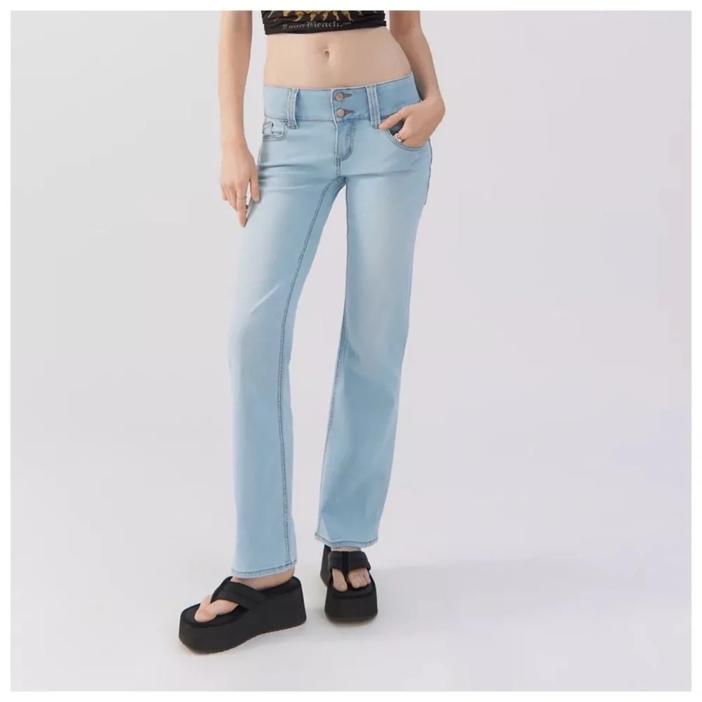 BDG Mischa Skinny Light Blue Jeans - Picture 7 of 7